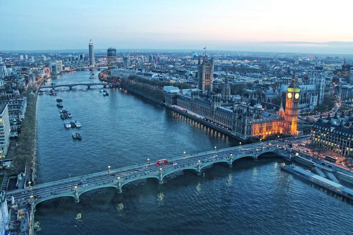 Software & AI Development Company in United Kingdom — Hire Developers in London, Manchester, Birmingham & Beyond